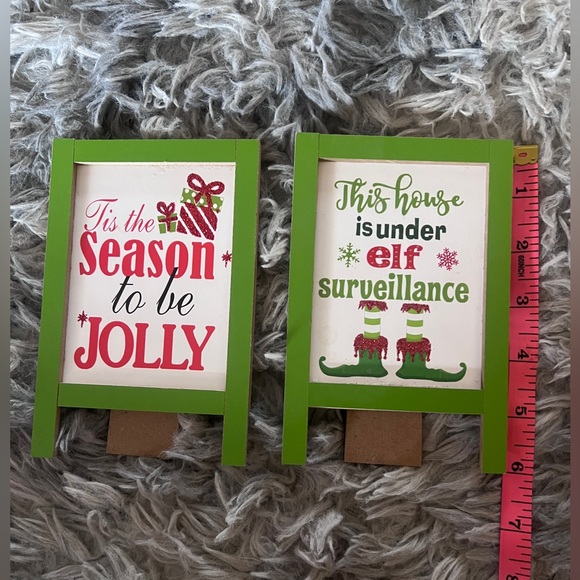 4 Christmas Themed 6 in Table Top Decoration Pictures Green and Red with Glitter - Picture 2 of 5